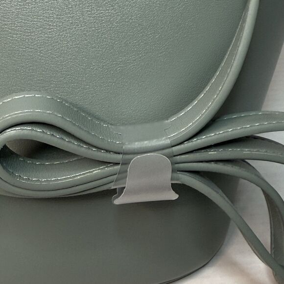 A New Day Spring Green Faux Leather 10” Multi Pocket Strapped Bucket Purse NWOT - Picture 4 of 15